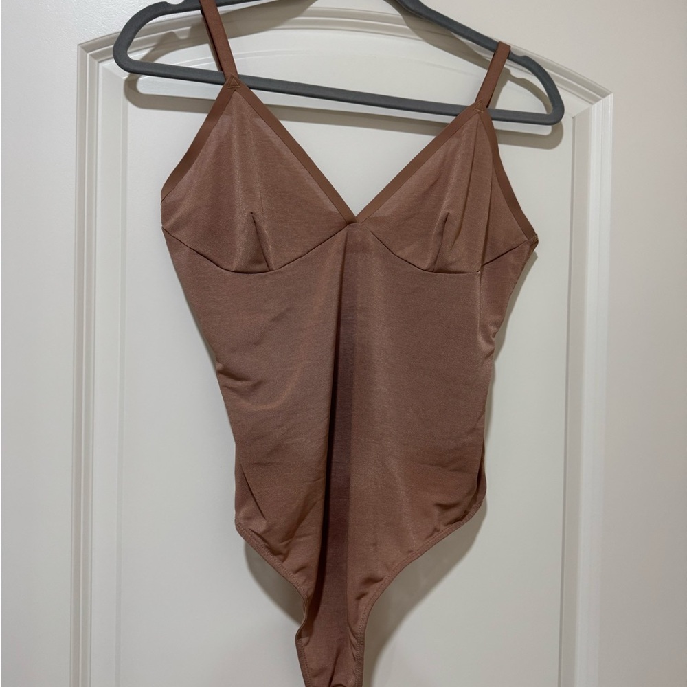 SKIMS SHEER SCULPT THONG BODYSUIT